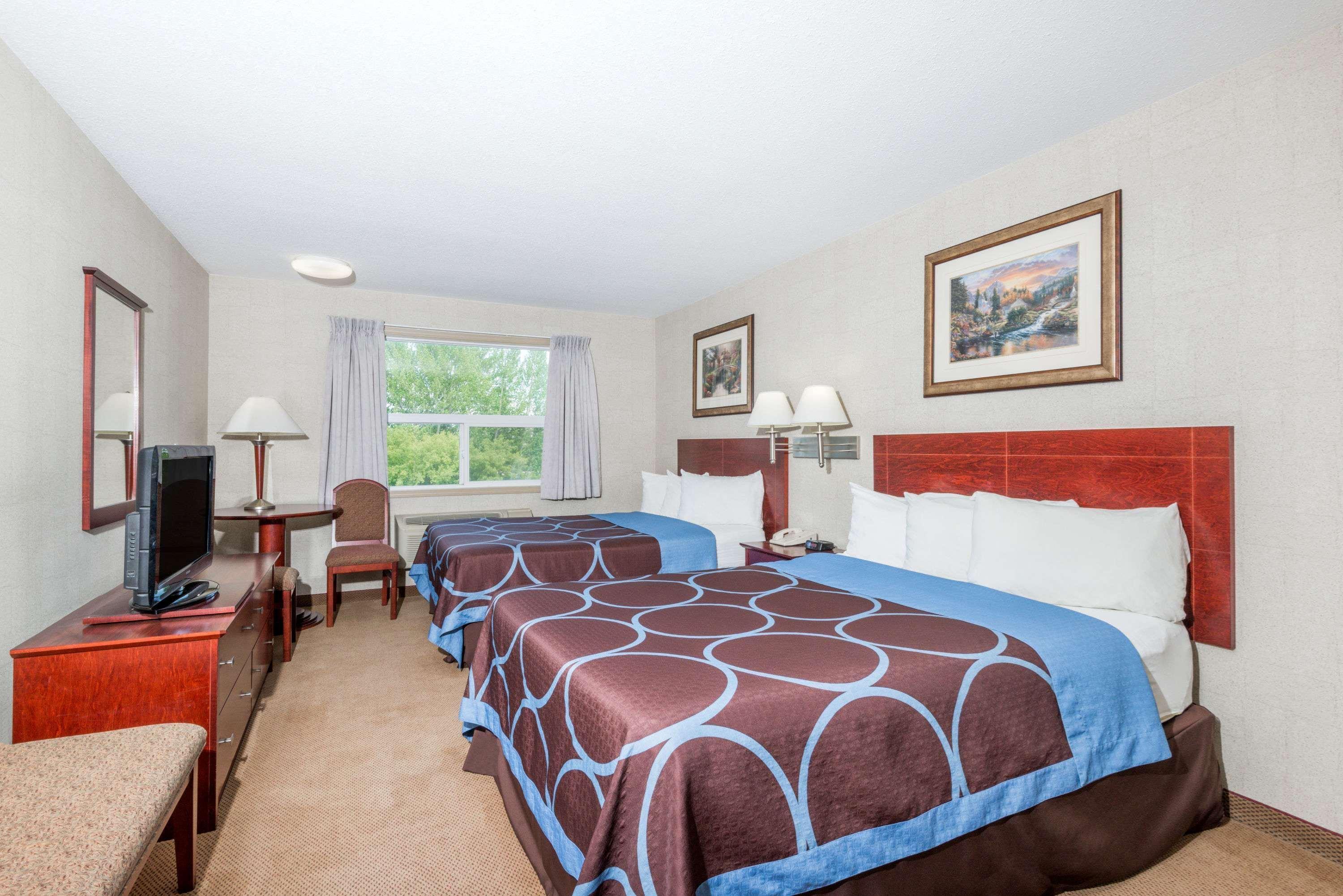 Super 8 By Wyndham Red Deer City Centre Luaran gambar