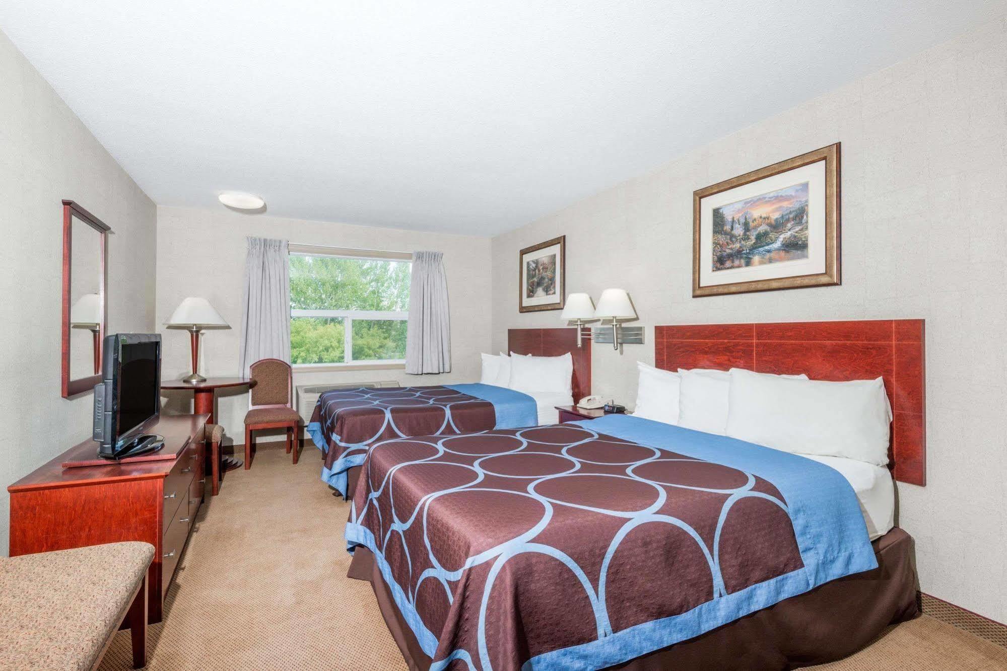 Super 8 By Wyndham Red Deer City Centre Luaran gambar